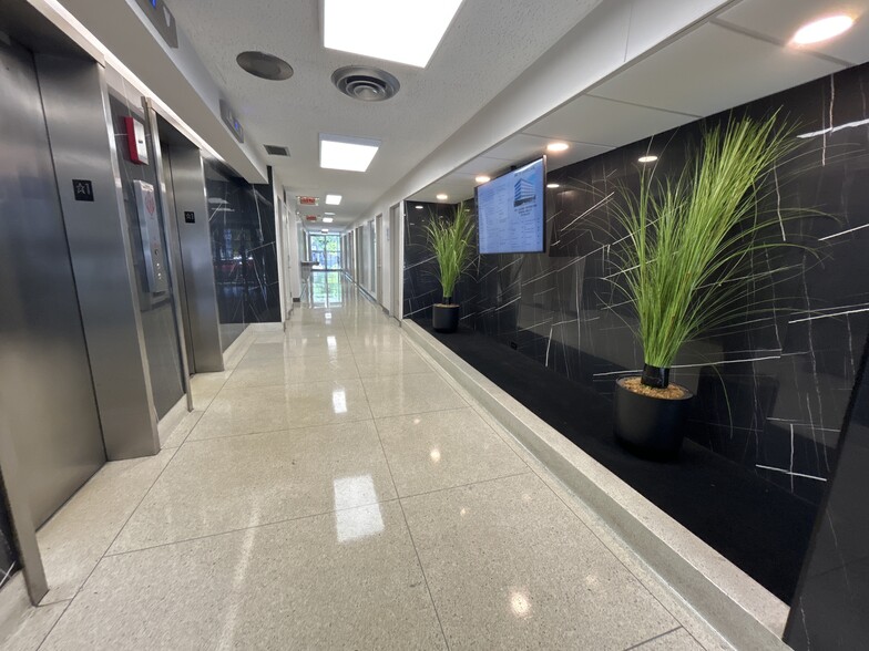 More Photos Of 5901 N Cicero Ave, Chicago Office For Lease