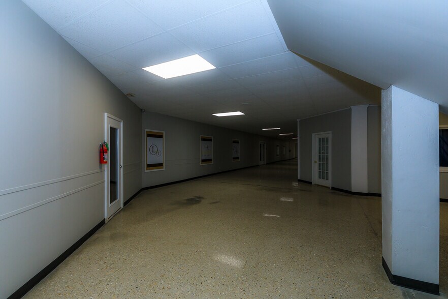 More Photos Of 401 N Main St, Gravois Mills Office For Lease