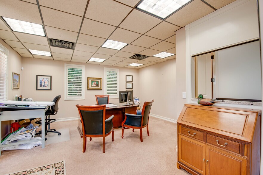 More Photos Of 87847 Overseas Hwy, Islamorada Medical For Sale