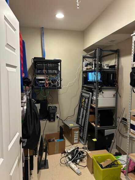More Photos Of 421 Church St NE, Vienna Office For Lease