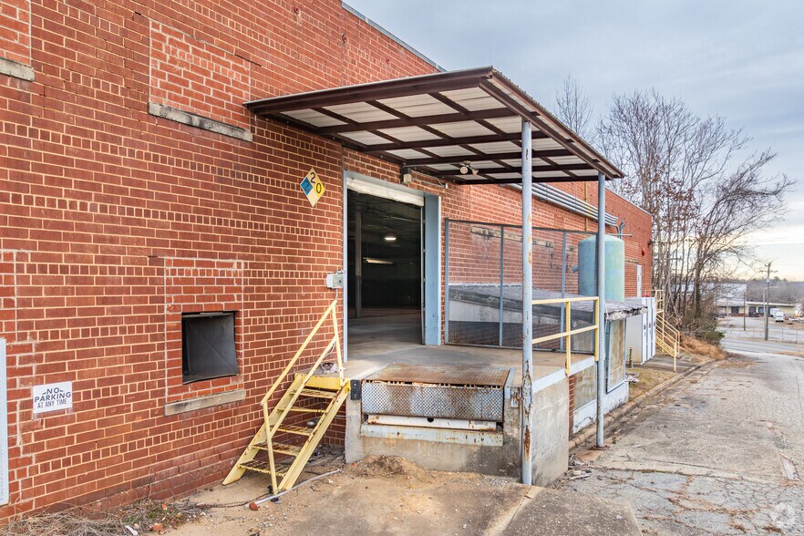 More Photos Of 1746 Carolina Mill Rd, Burlington Industrial For Sale