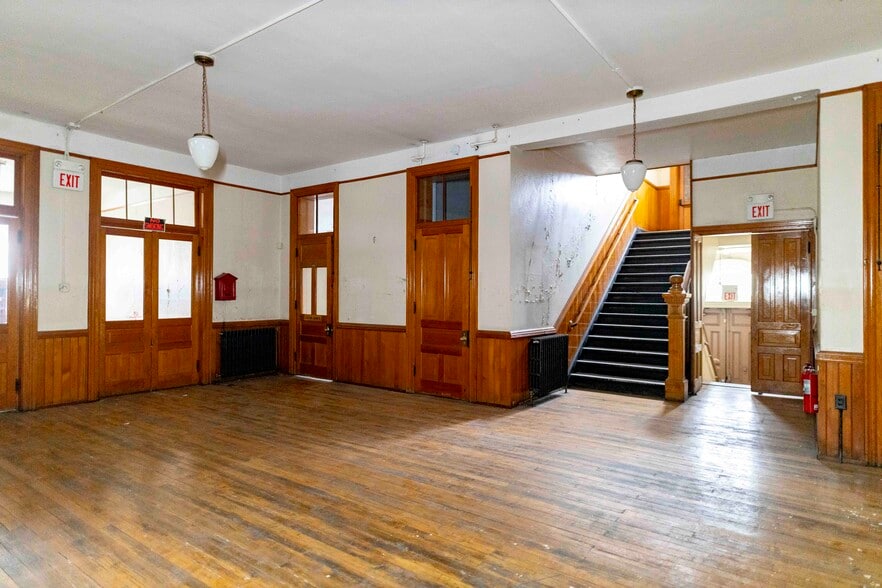 More Photos Of 453 Martin Luther King Jr. Blvd, Detroit Loft Creative Space For Sale