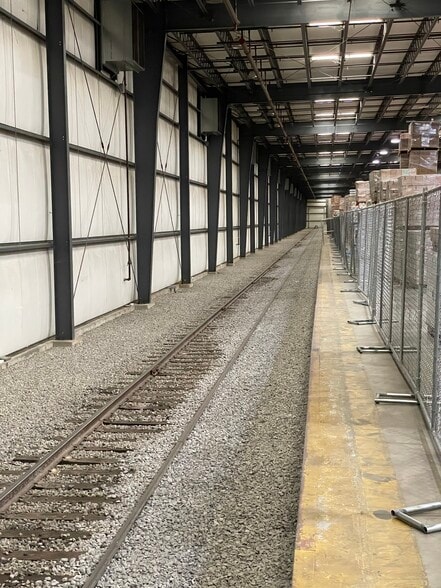 More Photos Of 1532 Midfield Industrial Blvd, Birmingham Distribution For Lease