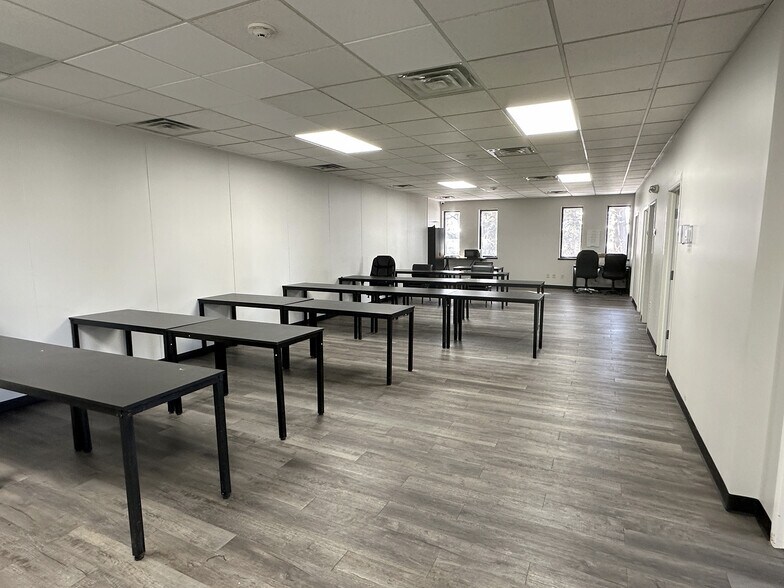 More Photos Of 6629 W Central Ave, Toledo Office For Lease