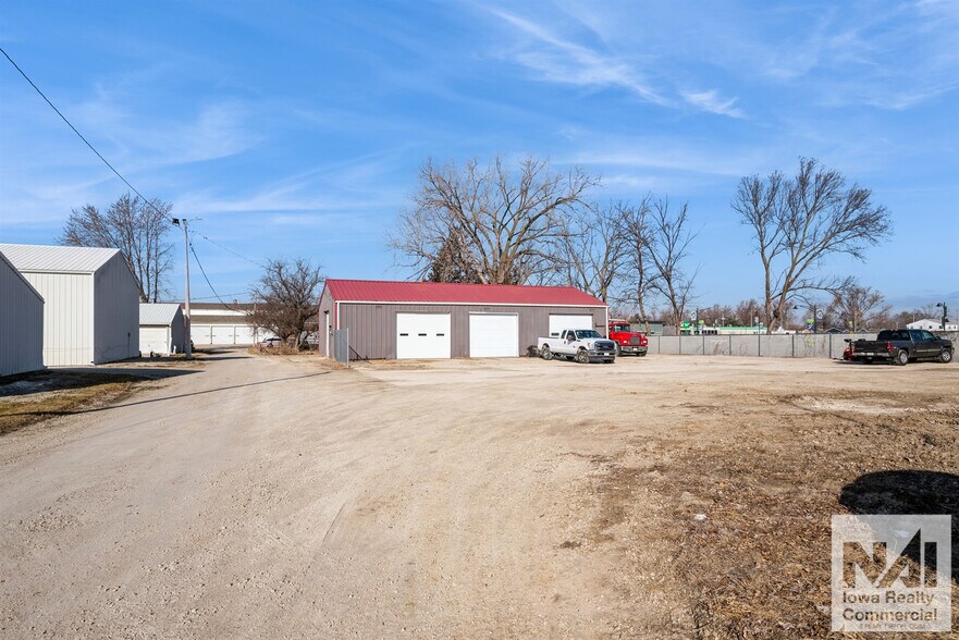 More Photos Of 2706 5th Ave, Marion Industrial For Sale