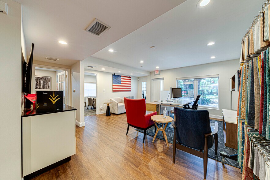 More Photos Of 315 N Ferncreek Ave, Orlando Office For Sale