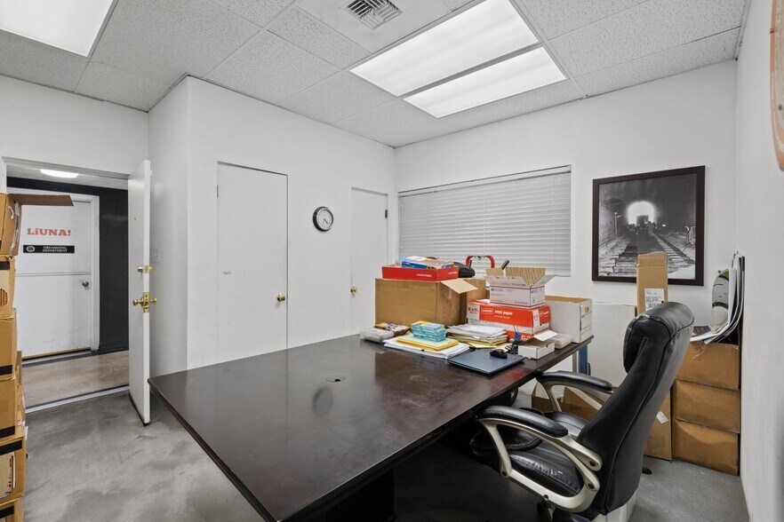 More Photos Of 2201 H St, Bakersfield Office For Sale