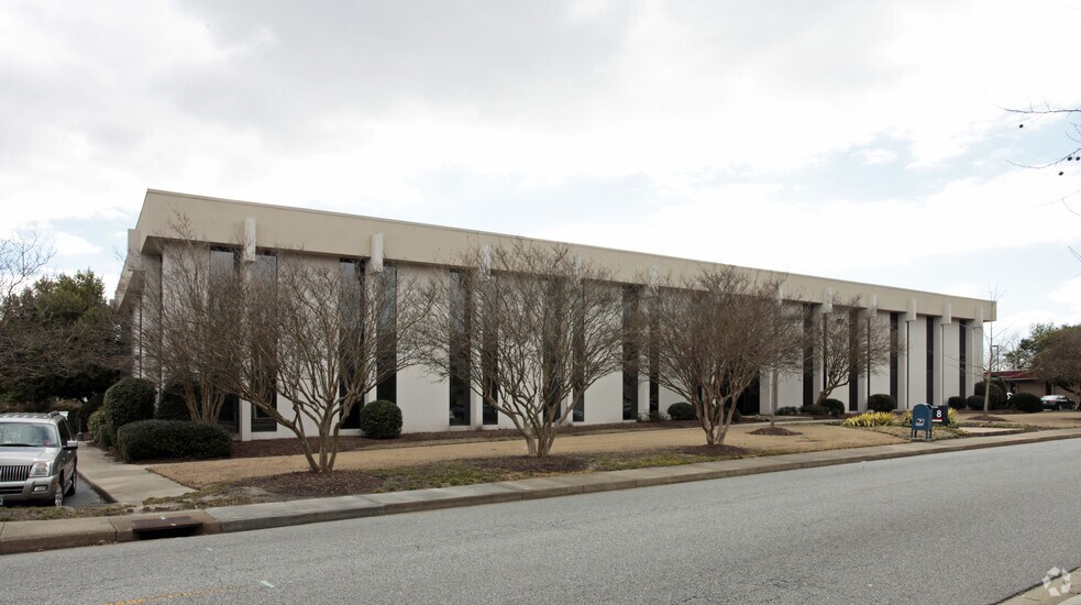 More Photos Of 6387 Center Dr, Norfolk Unknown For Lease