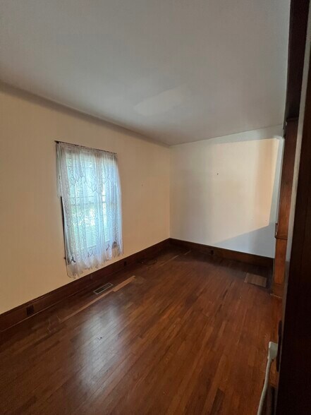 More Photos Of 615 S Washington St, Maryville Office For Sale