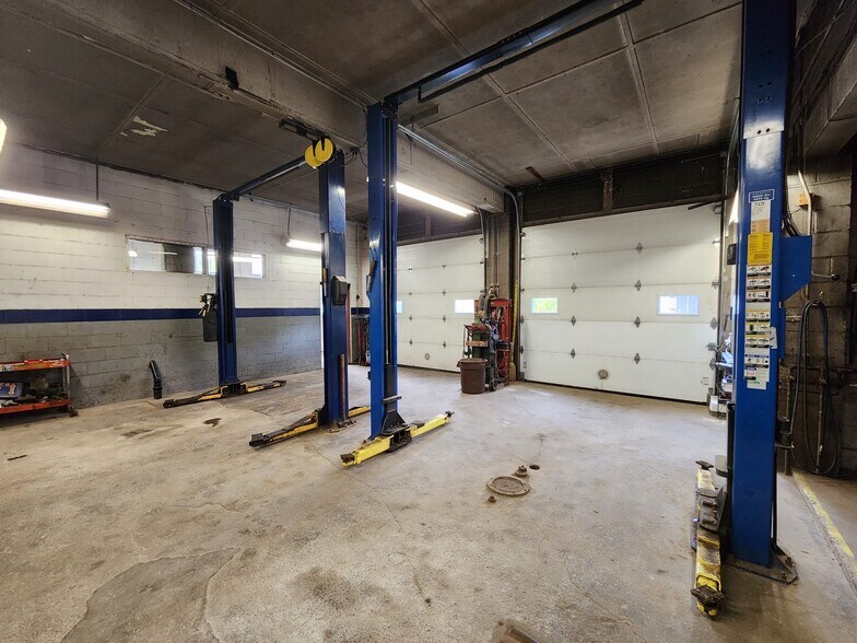 More Photos Of 208 Ridge Rd, Fort Erie Flex For Sale