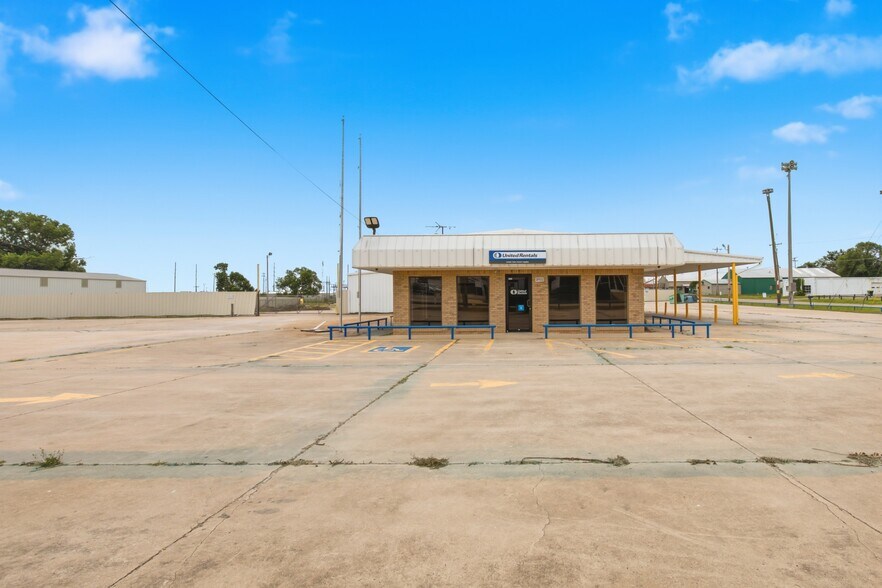 Primary Photo Of 1300 N Broadway Ave, Ada Warehouse For Sale
