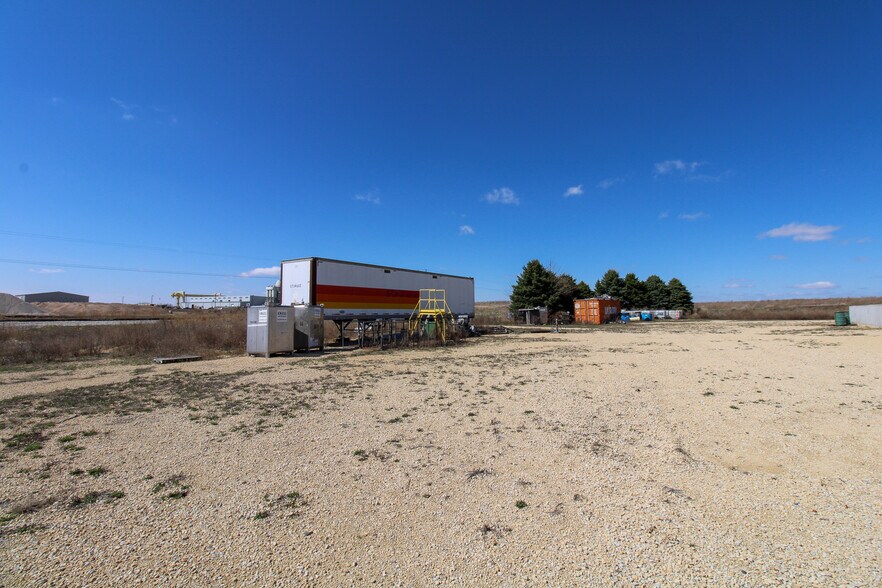 More Photos Of 5640 44th Ave S, Clinton Industrial For Sale