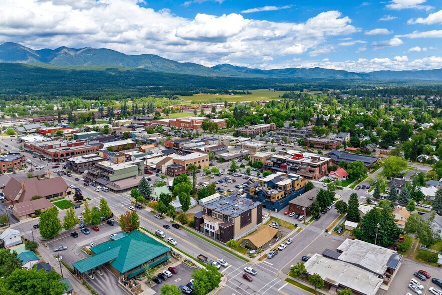 More Photos Of 329 Baker Ave, Whitefish Office For Sale