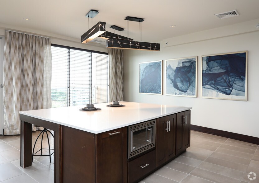 More Photos Of 11830 Sunrise Valley Dr, Reston Apartments For Lease