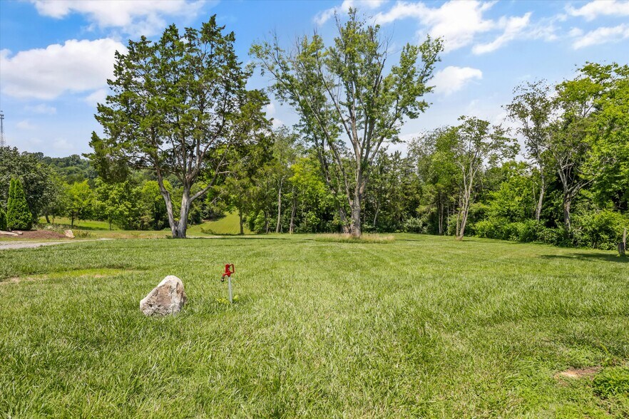 More Photos Of 400 N Watt Rd, Knoxville Land For Sale