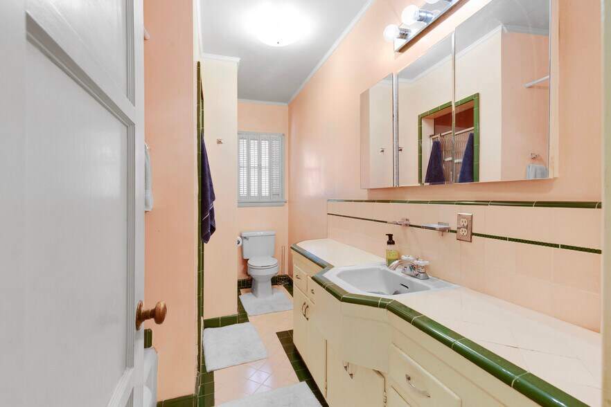 More Photos Of 11737 Bellagio Rd, Los Angeles Multifamily For Sale