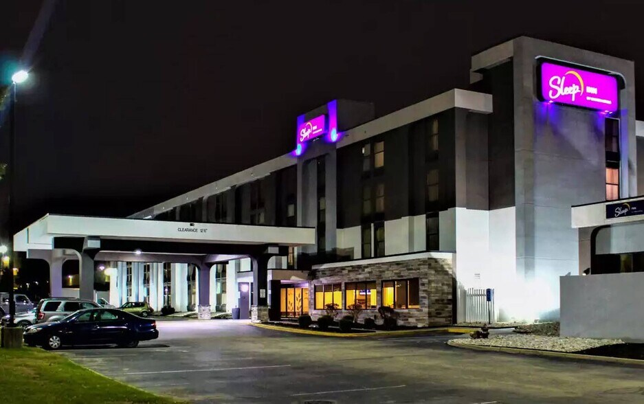 More Photos Of 2311 N Shadeland Ave, Indianapolis Hotel For Sale