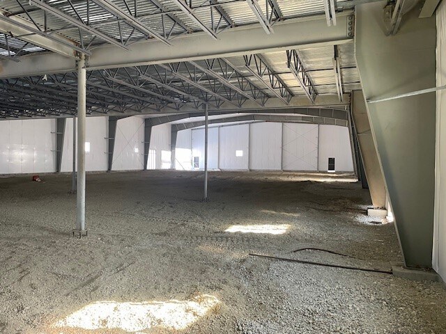 More Photos Of 0 Bay St, Taunton Distribution For Sale