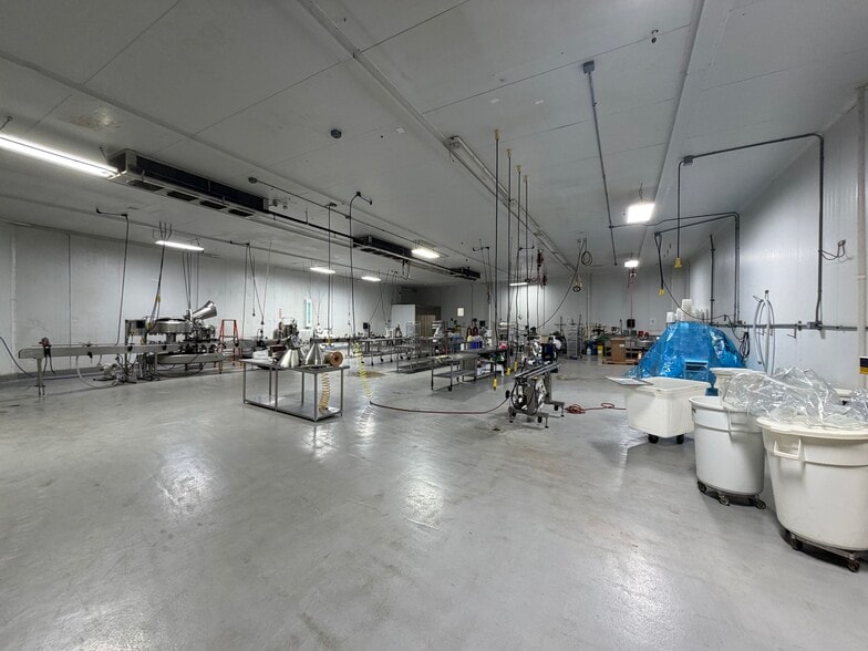 More Photos Of 3113 Main St, Atlanta Food Processing For Lease