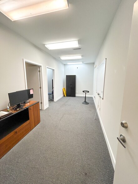 More Photos Of 3512 Godwin Ct, Mobile Medical For Sale