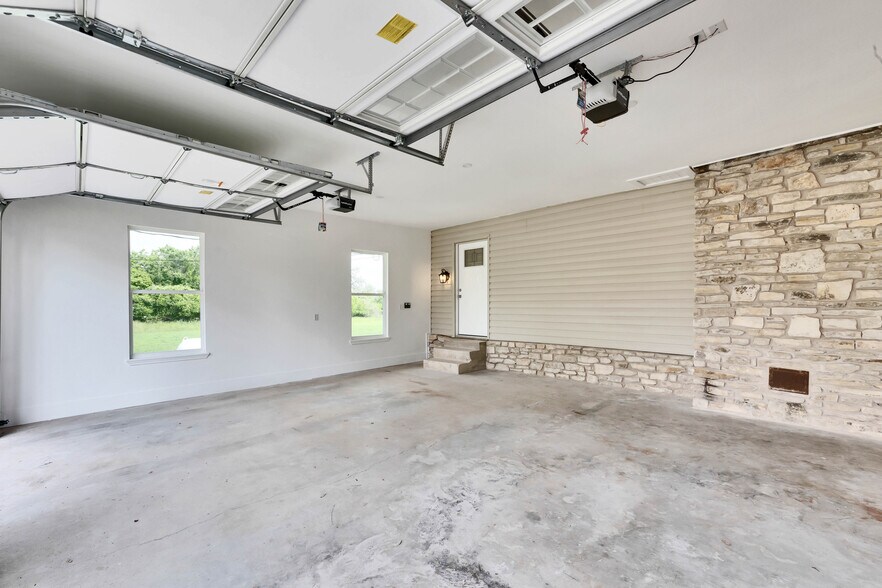 More Photos Of 101 Retha Dr, Dripping Springs Specialty For Sale