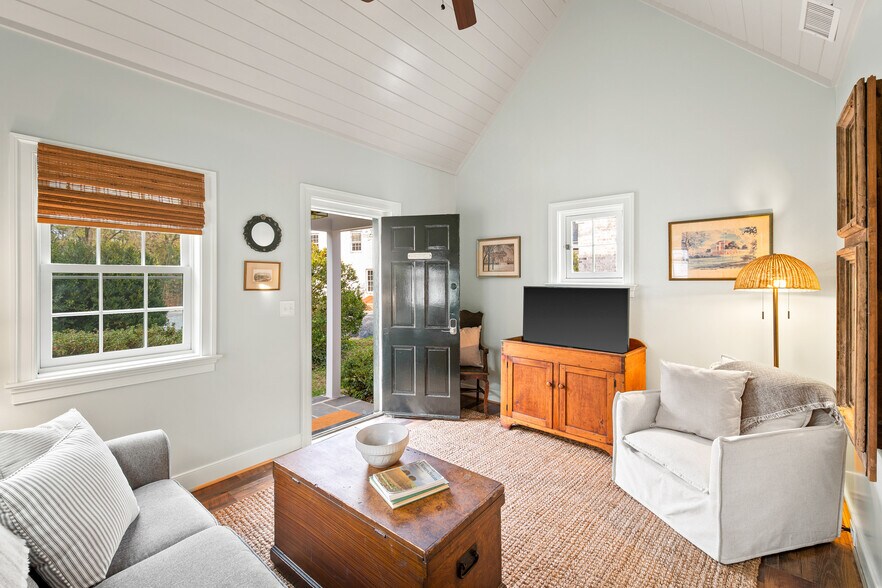 More Photos Of 3500 Sunset Lodge Ct, Charlottesville Hotel For Sale