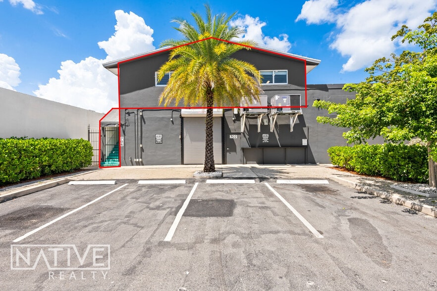 More Photos Of 702-706 NE 1st Ave, Fort Lauderdale Restaurant For Lease