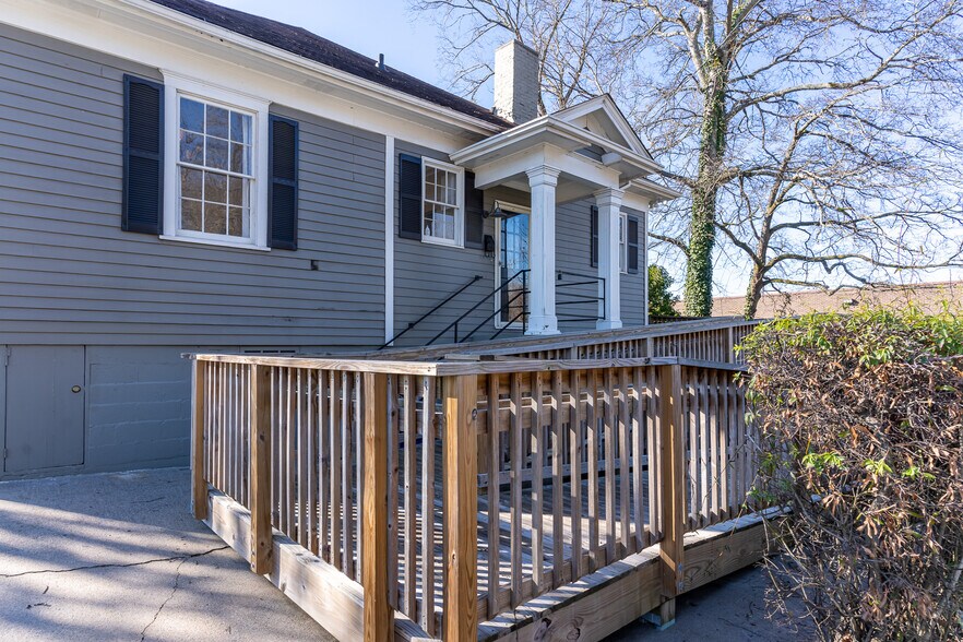 More Photos Of 360 E Main St, Canton Office Residential For Lease