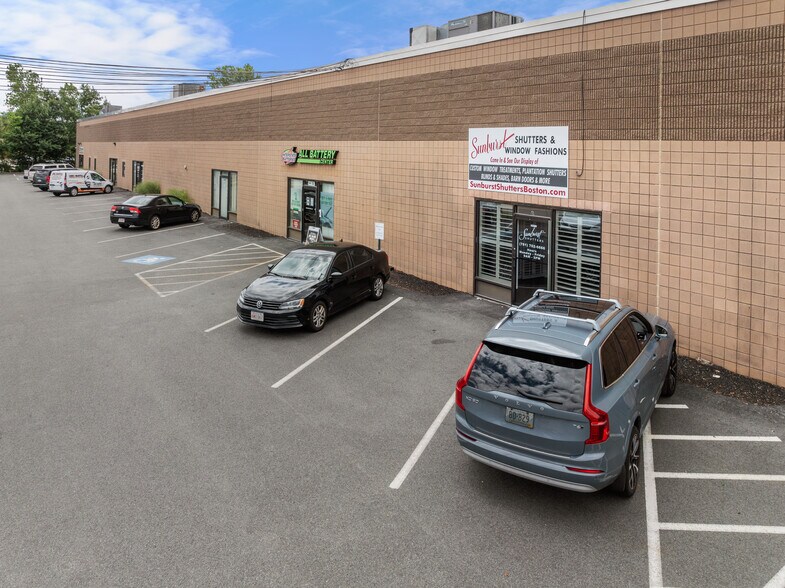 More Photos Of 51-111 Morgan Dr, Norwood Light Manufacturing For Lease