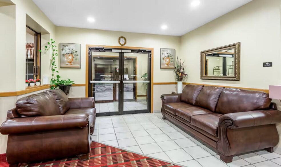 More Photos Of 1530 Main St, Osage Hotel For Sale