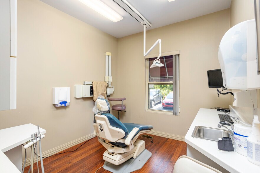 More Photos Of 37235 Goddard Rd, Romulus Office For Sale