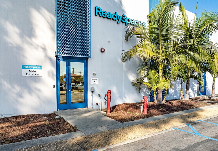 More Photos Of 5625 E Firestone Blvd, South Gate Warehouse For Lease