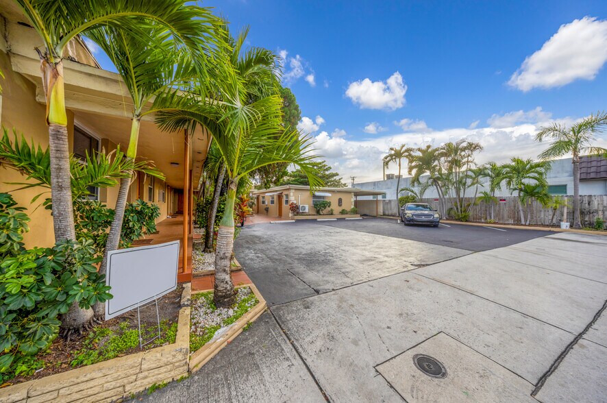 More Photos Of 6124 Pembroke Rd, Miramar Apartments For Sale