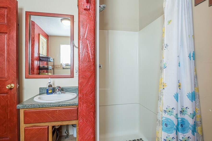 More Photos Of 21221 Baron Lake Dr, Cedaredge Hotel For Sale