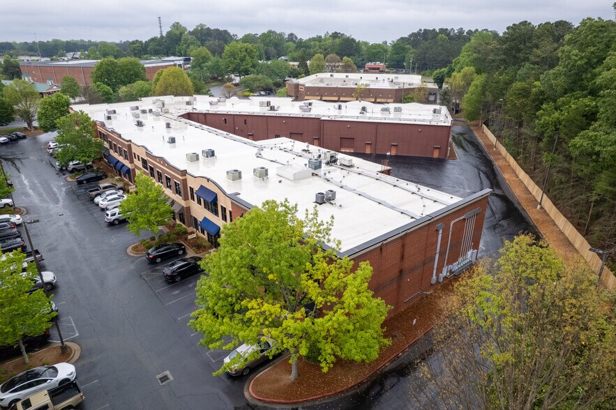 More Photos Of 1880 W Oak Pky, Marietta Light Distribution For Lease