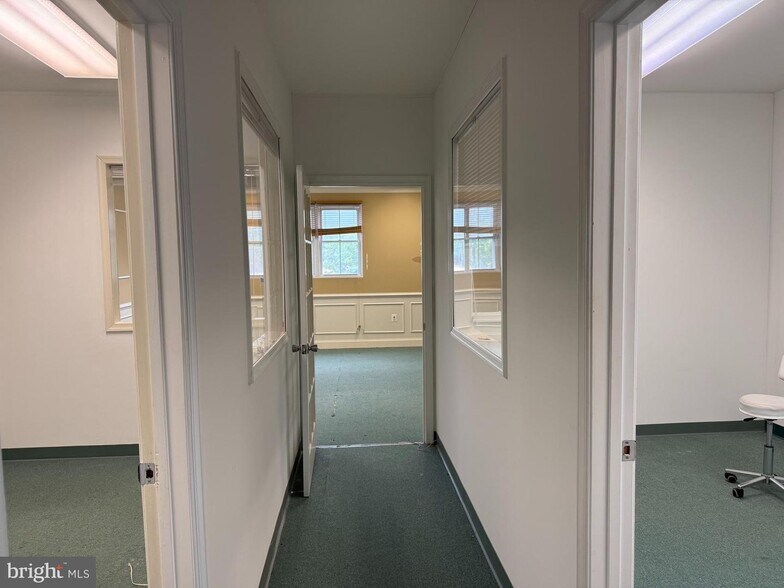 More Photos Of 225 Town Square Dr, Lusby Medical For Lease