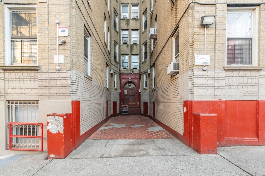 More Photos Of 550 W 180th St, New York Apartments For Sale