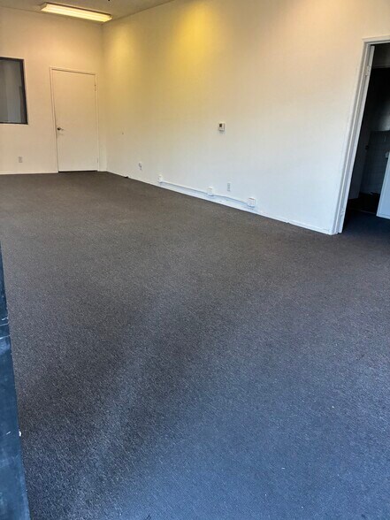 More Photos Of 2640-2650 River Ave, Rosemead Warehouse For Lease
