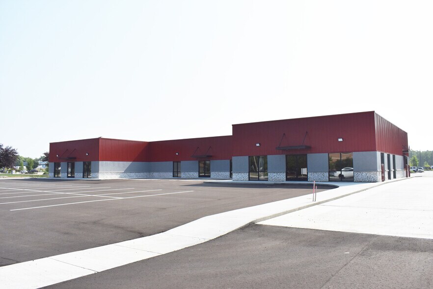 More Photos Of 1747 Center Ave, Janesville Service Station For Lease