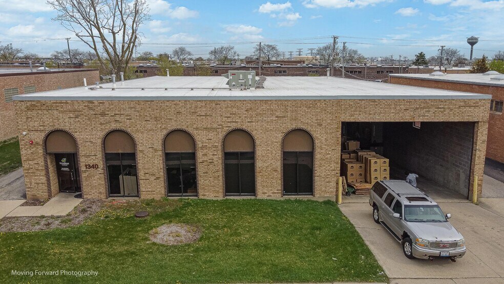 More Photos Of 1340 Louis Ave, Elk Grove Village Warehouse For Lease