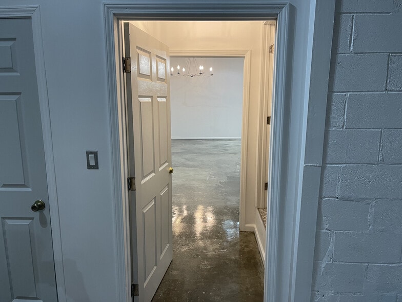 More Photos Of 555 Whitehall St SW, Atlanta Distribution For Lease