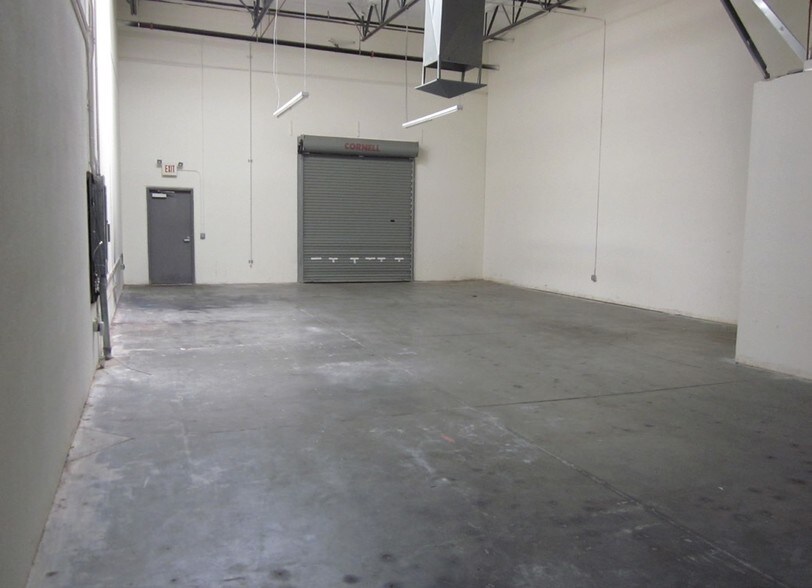More Photos Of 2475 W Cheyenne Ave, North Las Vegas Light Manufacturing For Lease