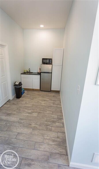 More Photos Of 3519 Military St, Port Huron Industrial For Sale