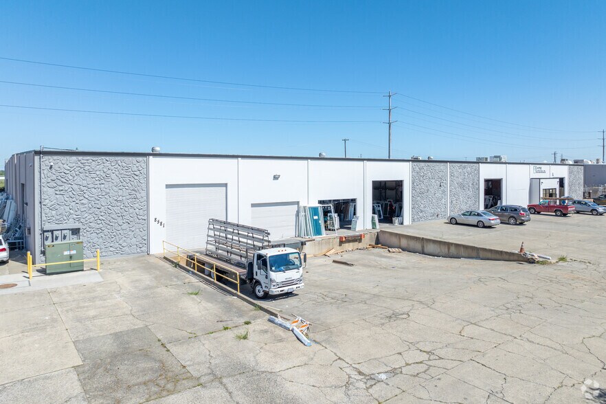 More Photos Of 8581 23rd Ave, Sacramento Warehouse For Sale