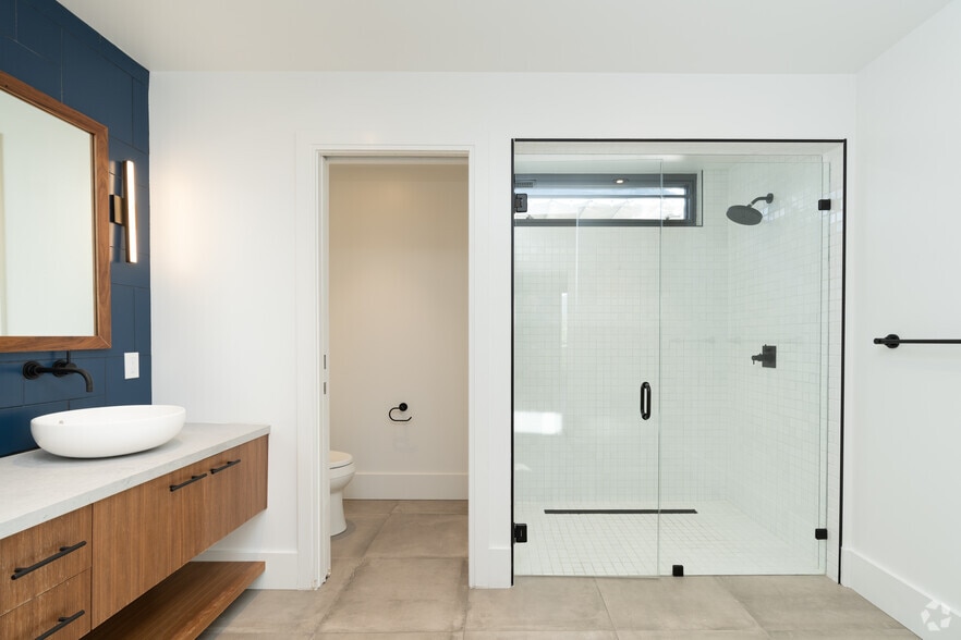 More Photos Of 330 S Cedros Ave, Solana Beach Apartments For Lease