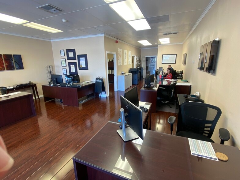 More Photos Of 620-648 S Barranca Ave, Covina Office For Lease