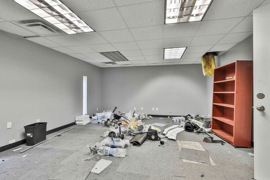 More Photos Of , Peachtree City Unknown For Sale