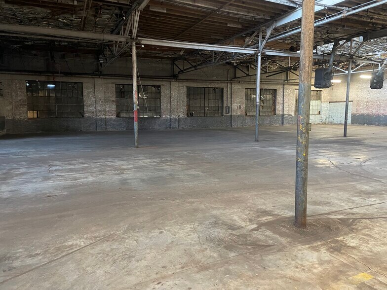 More Photos Of 715 W Whitehall St SW, Atlanta Warehouse For Lease