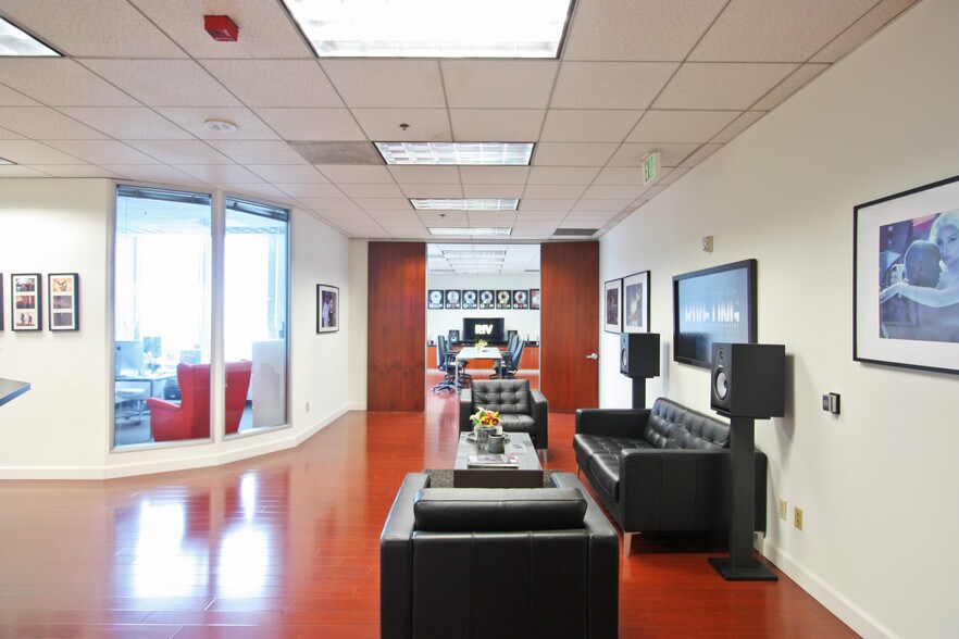 More Photos Of 6380 Wilshire Blvd, Los Angeles Office For Lease