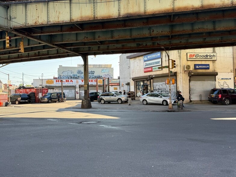 More Photos Of 2050 Stillwell Ave, Brooklyn Auto Repair For Sale